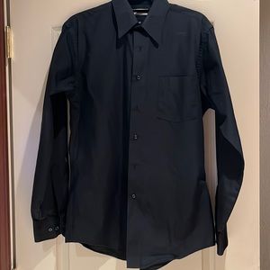 Men’s dress shirt fitted